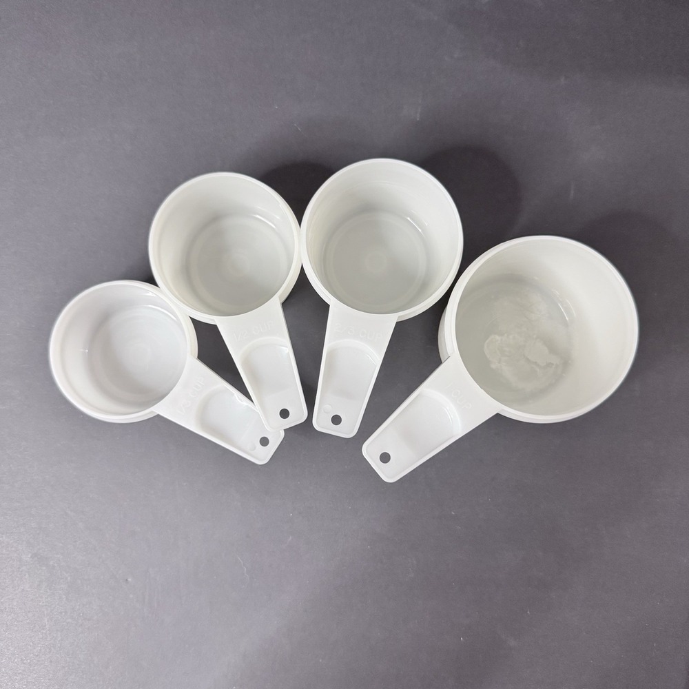 Vintage‎ Tupperware Measuring Cup Set Of 4 White Plastic GUC Stackable Nesting